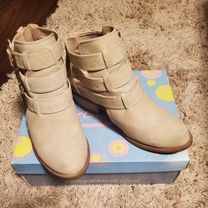 Soda Women's Heels Ankle Boots